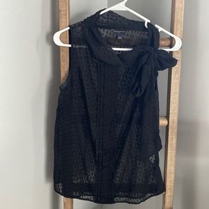 Banana Republic Shell Top. Black. Size 6.